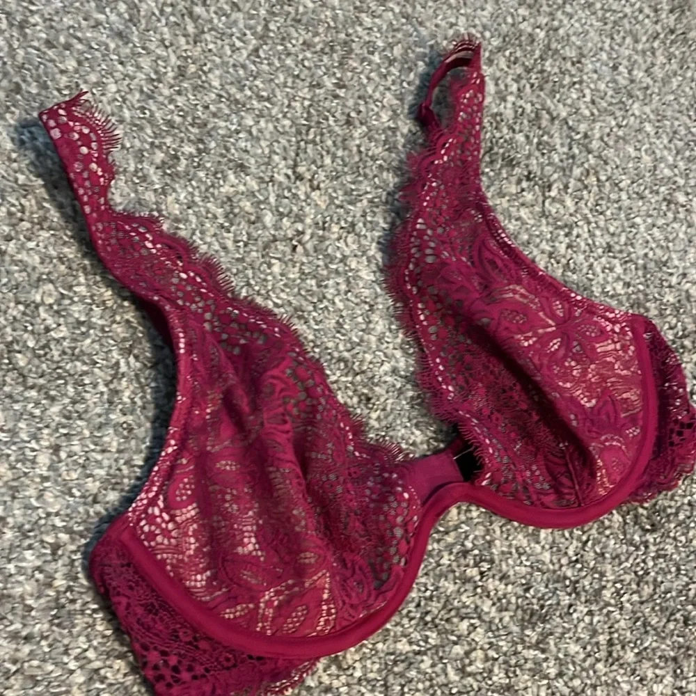 Victoria’s Secret Very Sexy Unlined Plunge Push-up without padding Lace Bra 34C - Picture 3 of 11